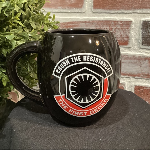 Star Wars - The First Order - Crush The Resistance! - Lucasfilm - Gently Used - Picture 2 of 11